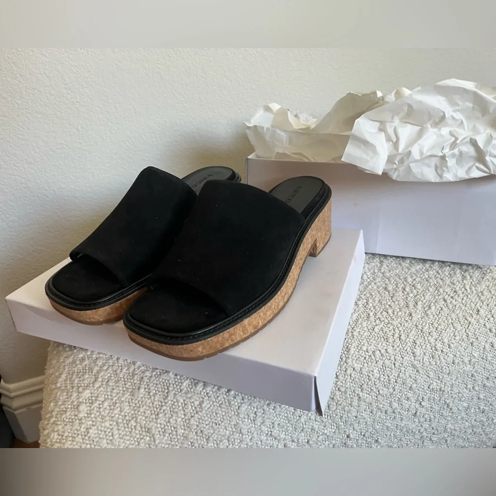 ❌ SOLD ❌ Vince Maddy-B Suede Sandals - Picture 1 of 6